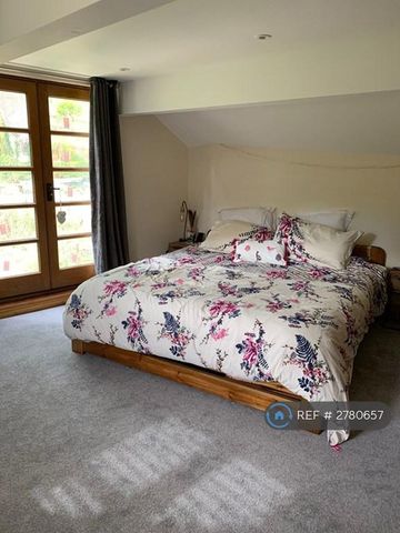 2 bedroom semi-detached house to rent - Photo 5
