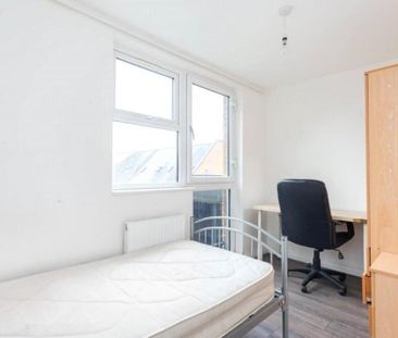 4 bedroom terraced house to rent - Photo 1