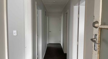 Sunny Two Bedroom Flat - Photo 2