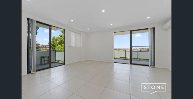 Three Bedroom Unit with AC! - Photo 1