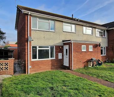 Three bed end of terrace house to rent in Crawford Gardens, Exeter, EX2 - Photo 3