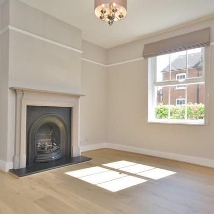 4 bedroom semi-detached house to rent - Photo 1