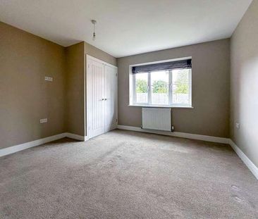 Compton Place, Basingstoke, Hampshire, RG22 - Photo 2