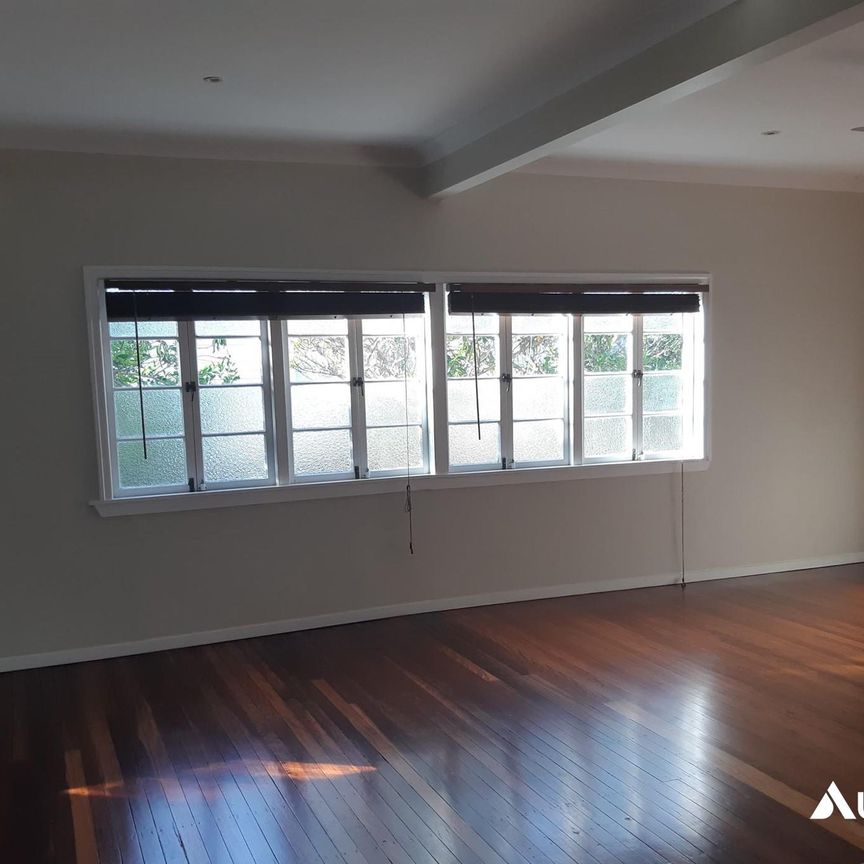 5 Little Street, Everton Park QLD 4053 - House For Rent | Domain - Photo 1