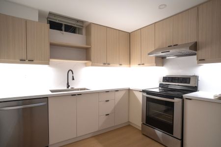 For Lease - 18 Macbride Crescent, Vaughan, Ontario - Photo 2