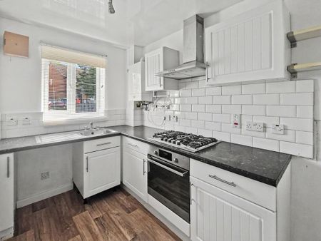 1 bedroom semi-detached house to rent - Photo 5