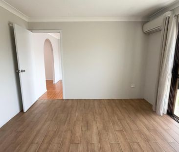 Comfort, Space & Convenience - Perfect Family Home in St Johns Park! - Photo 6