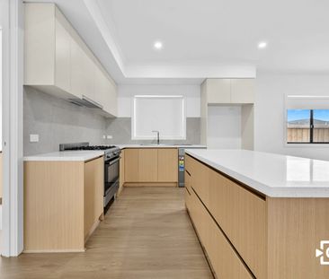 Modern Family Home in Prime Donnybrook Location! - Photo 4