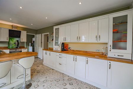 4 bedroom house to rent - Photo 2