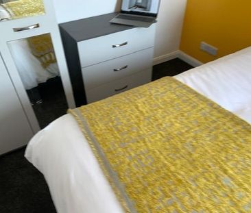1 bedroom in a house share to rent - Photo 4