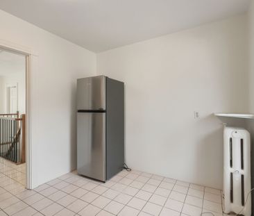 For Lease - 21 Plymonth Road, Welland, Ontario - Photo 4