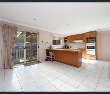 Spacious Family Living in a Convenient Location - Photo 4