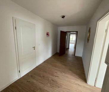 In ruhiger Wohnlage mit Balkon: Großzügige, helle 4 Zimmer-Wohnung in Biebertal, Am Mühlberg 6 - Foto 3