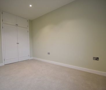 Bulstrode Court, Gerrards Cross,SL9 - Photo 6