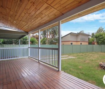 2 BEDROOM HOME WITH GREAT SIZE YARD! - Photo 4