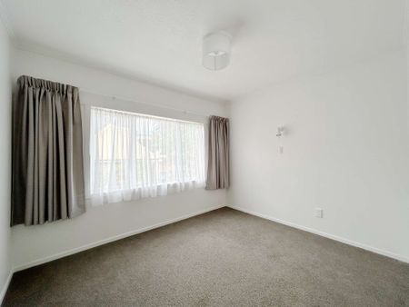 Two Bedroom Unit with Carport in Remuera - Photo 5