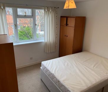 2 bedroom flat to rent - Photo 6