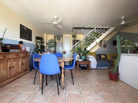 Location Appartement 4 pièces Meublé 86m² ST PIERRE 97410 - Photo 2