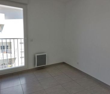 location Appartement T3 DE 54.3m² À MARSEILLE - Photo 2
