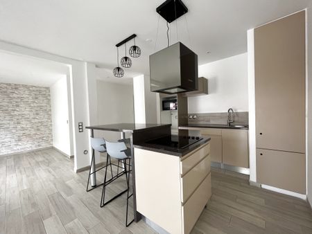 Location Appartement 2 pièces 47m² POINTE A PITRE 97110 - Photo 3
