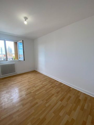 Location Appartement 3 pièces 65m² LIVRY GARGAN 93190 - Photo 2