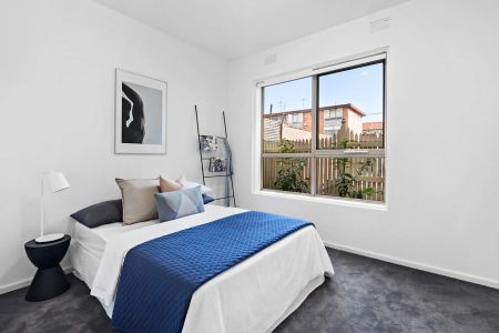 Bright One-Bedroom Apartment in Prime Carlisle Street Location - Photo 4