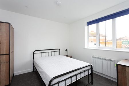 1 bedroom in a house share to rent - Photo 4