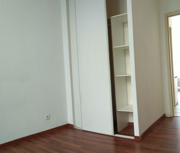 Location Appartement 2 pièces 33m² LEZIGNAN CORBIERES 11200 - Photo 2