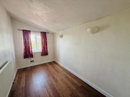 3 bedroom end of terrace house to rent - Photo 4