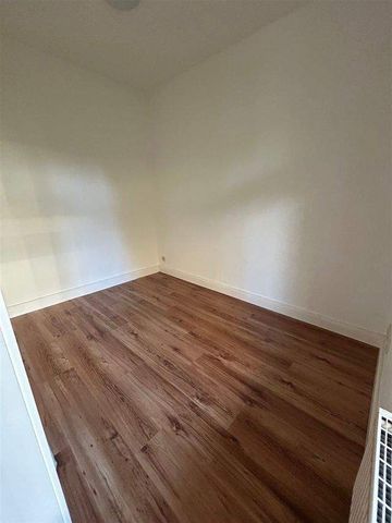 Moderne 1,5-Zimmer-Wohnung mit Terrasse, Fitness u. Sauna // Bahnhofstraße, Melsdorf - Photo 2