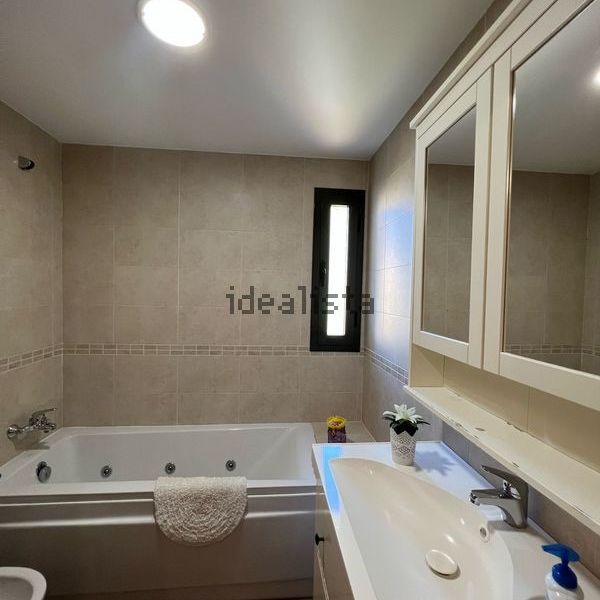 Alquiler de piso en Avenida Agustín Bálsamo, 12 - Photo 1