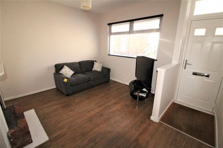 House - End Terrace For Rent Napier Road, Southsea - Photo 2