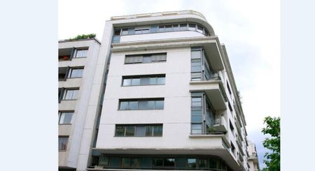 location Appartement T3 DE 69.9m² À PARIS - Photo 4