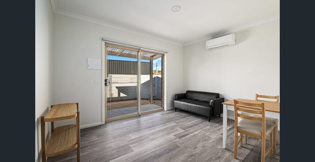 APARTMENT STYLE LIVING - ROOMING HOUSE – Semi Furnished - Photo 1