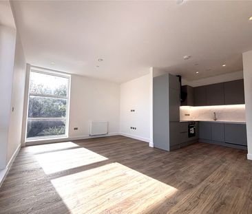 Sheila House, Fleet, Hampshire, GU51 - Photo 4