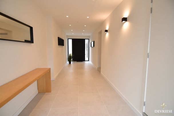 Vernieuwd appartement met 2 slaapkamers in Kortrijk - Photo 1