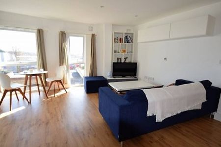 1 Bed Flat, Arthur Road, SW19 - Photo 3