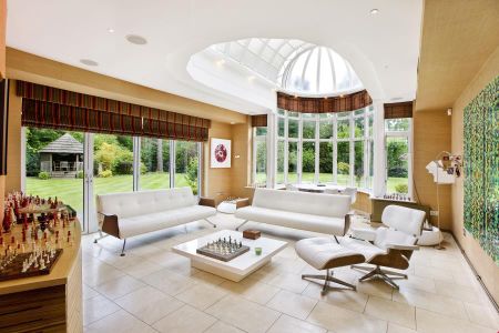 6 bedroom detached house to rent - Photo 2