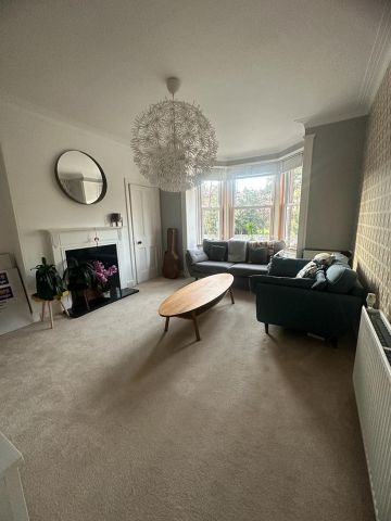 2 Bed Flat, Corstorphine Road, EH12 - Photo 2