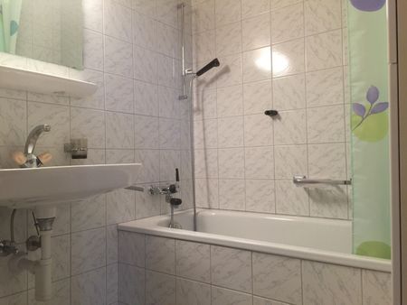 Independent room for rent in Moutier. - Photo 5