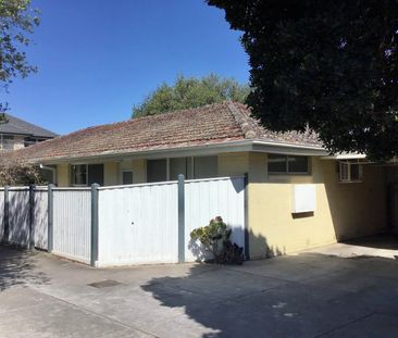 Spacious 2 Bedroom Unit In A Great Location With Ample Courtyard! - Photo 5