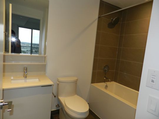 For Lease - 5 Buttermill Avenue Unit# 2102, Vaughan, Ontario - Photo 1