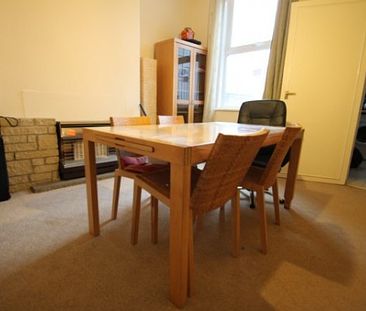 3 Bed - Homely 3 Bedroom House, Crookesmoor - Photo 3