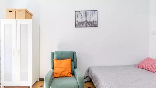 Carrer de Beatriz Tortosa, Valencia, Valencian Community 46021 - Photo 1