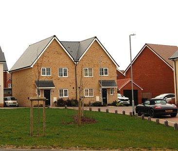 3 bedroom semi-detached house to rent - Photo 4