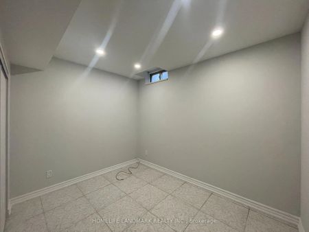 Property For Lease | N8254674 - Photo 5