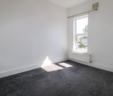 2 bedroom end of terrace house to rent - Photo 6