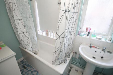 2 bedroom private hall to rent - Photo 4