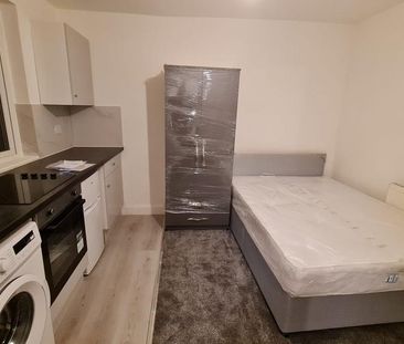 Studio to rent - Photo 3