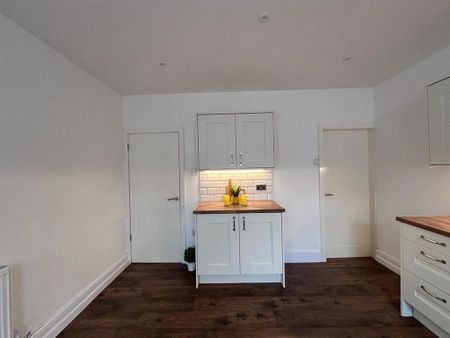 2 bedroom terraced house to rent - Photo 2